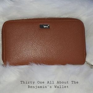 💗 very gently used JEWELI by 31 faux leather full zip Wallet